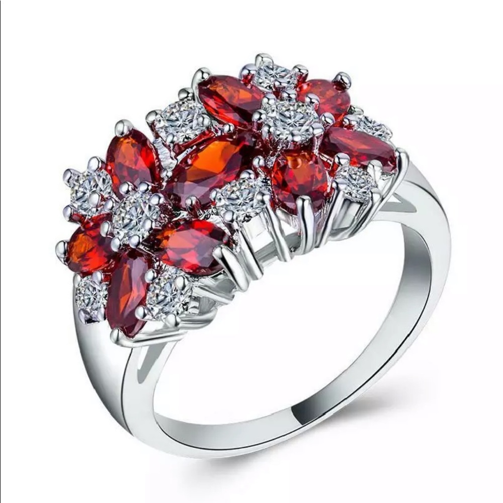 New Women’s 925 Silver Flower Garnet Ring